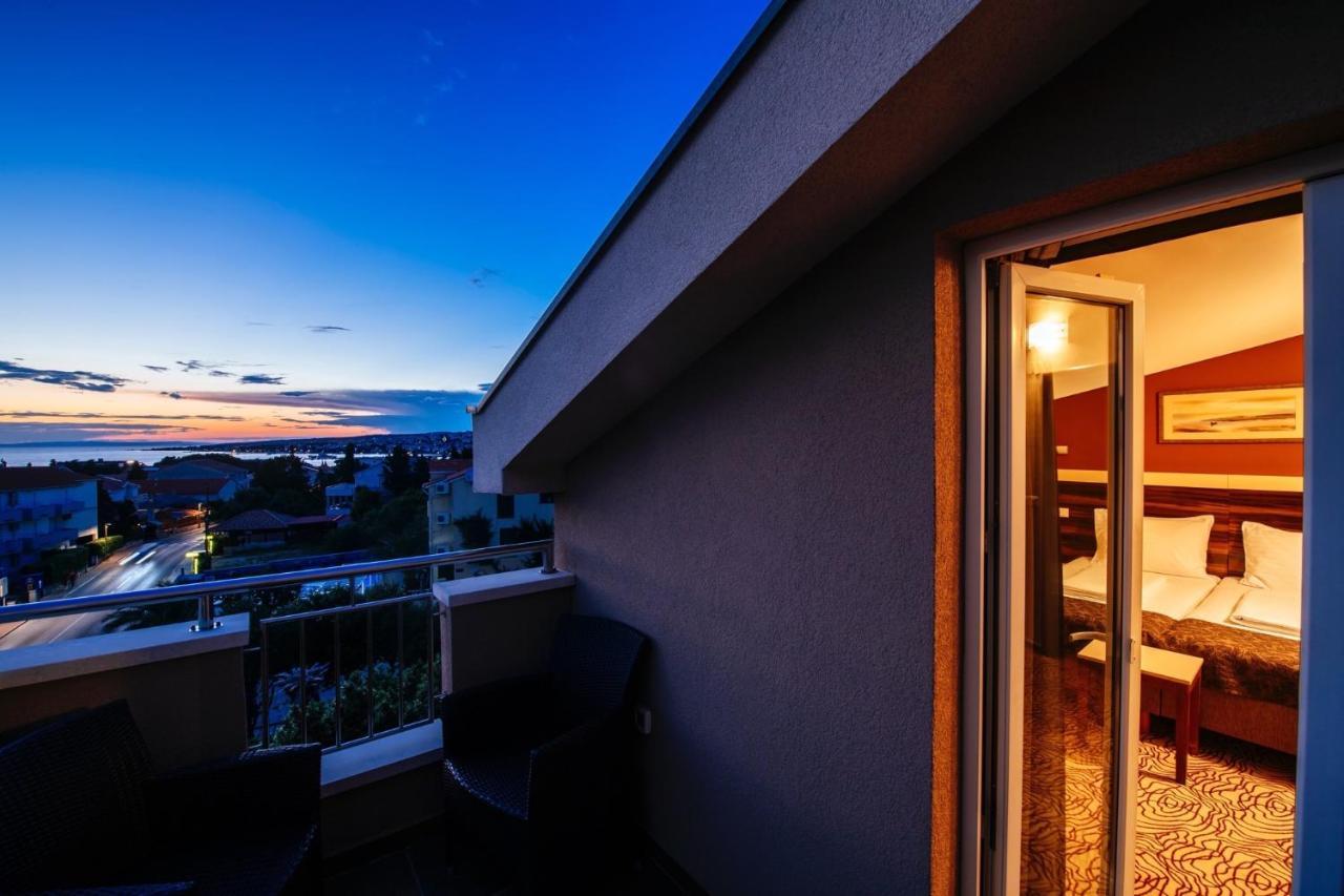 Hotel Terra Novalja Buitenkant foto