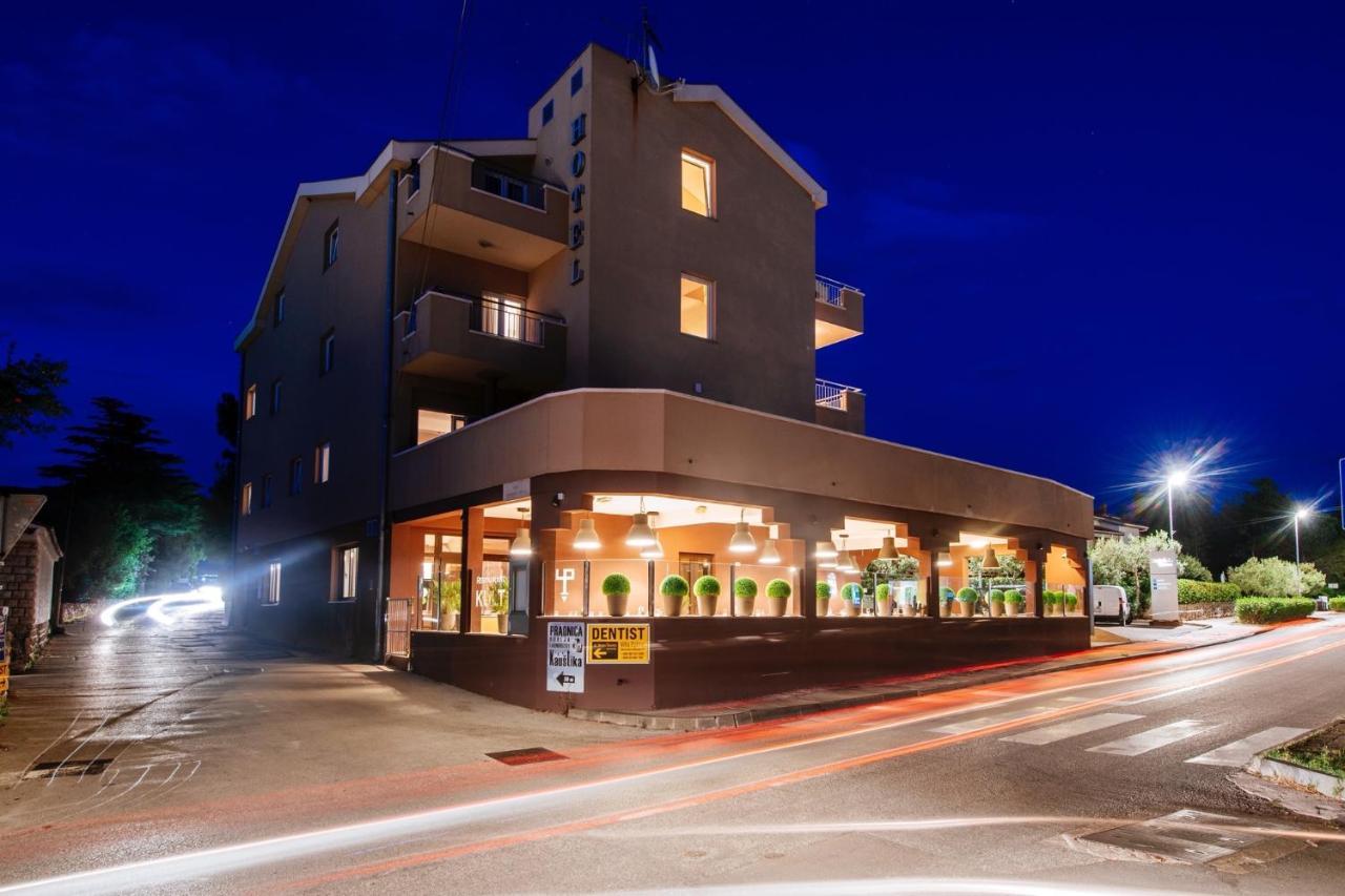 Hotel Terra Novalja Buitenkant foto