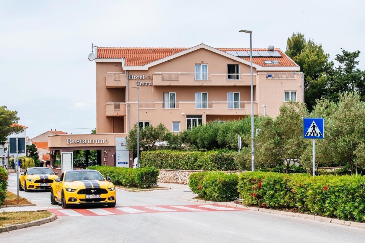 Hotel Terra Novalja Buitenkant foto