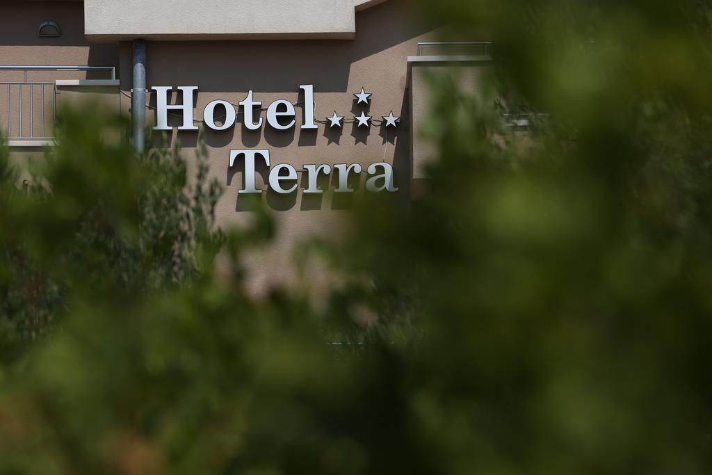 Hotel Terra Novalja Buitenkant foto