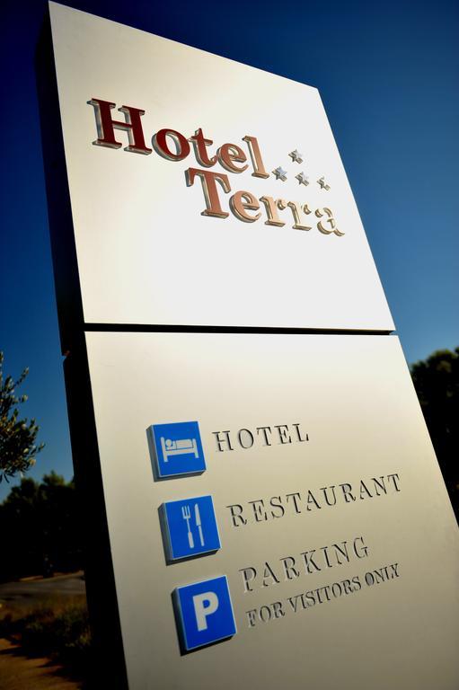 Hotel Terra Novalja Buitenkant foto